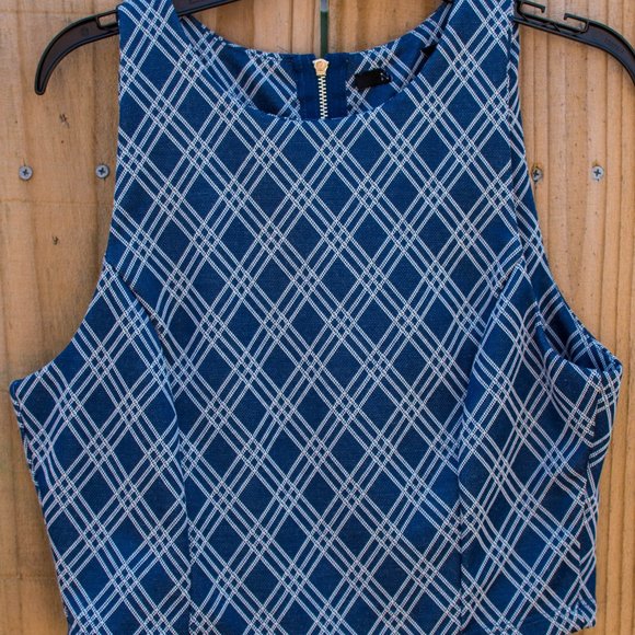 Plaid Crop Top - Picture 1 of 3